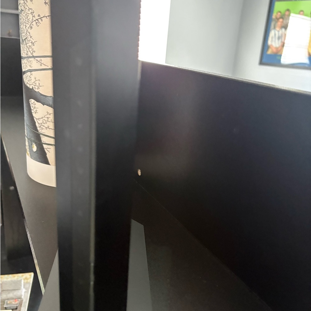 Netgear Dark Gray Router - Picture 2 of 4